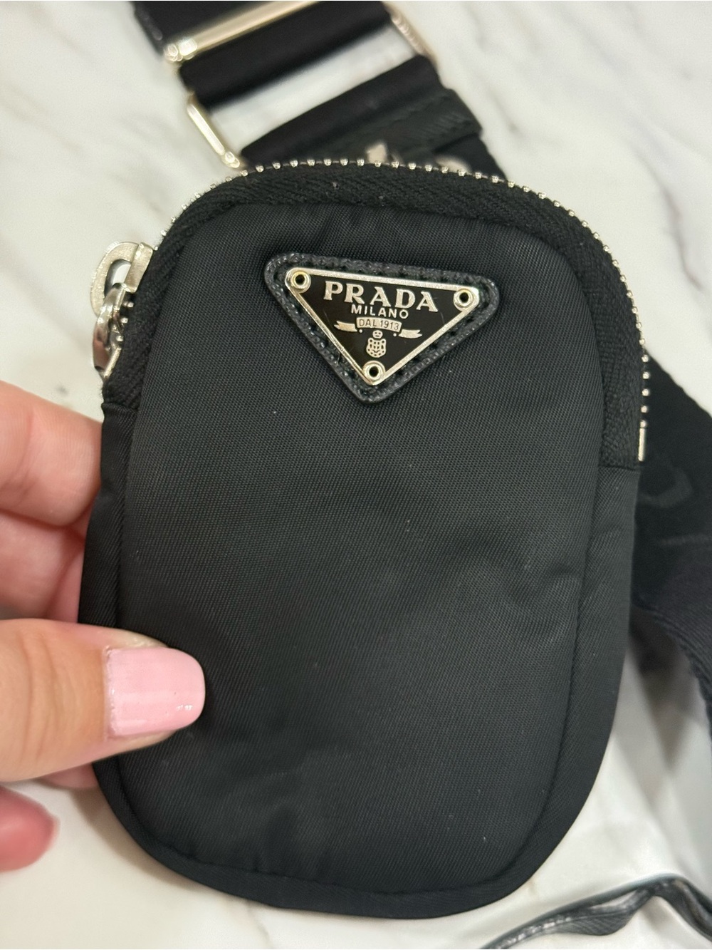 Prada Black Nylon re-Edition 2005 Shoulder Bag with Detachable Strap and Pouch - Picture 6 of 12